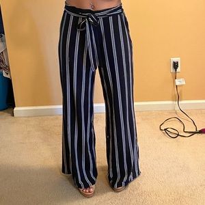 Flowy Striped pants with a tie, Size M